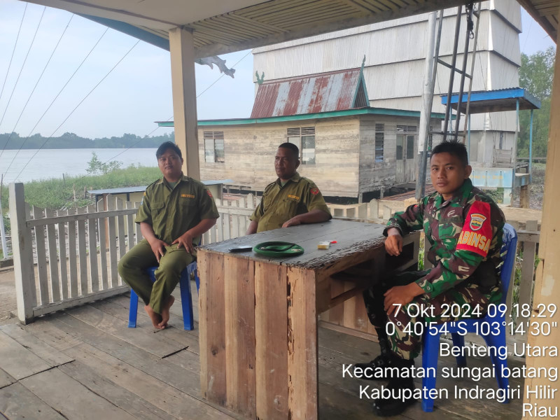 Giat Jalin Silaturahmi, Koramil 07/Reteh Kopda Irawan Terus Tingkatkan Kebersamaan dan Kedekatan Dengan Warga