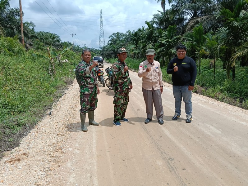 Koramil 09 Kemuning: Pekerjaan Jalan Poros Mumpa-Karya Tunas Jaya 100% Rampung