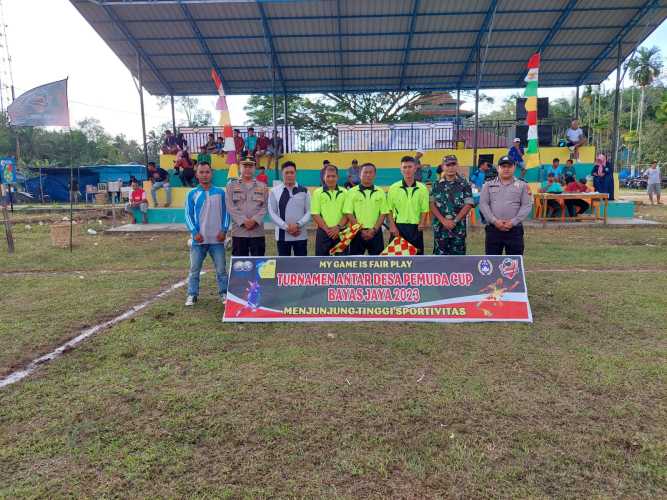 Babinsa 03/Tpl Hadiri Pembukaan Turnamen Sepak Bola Antar Desa Pemuda Cup Bayas Jaya 2023