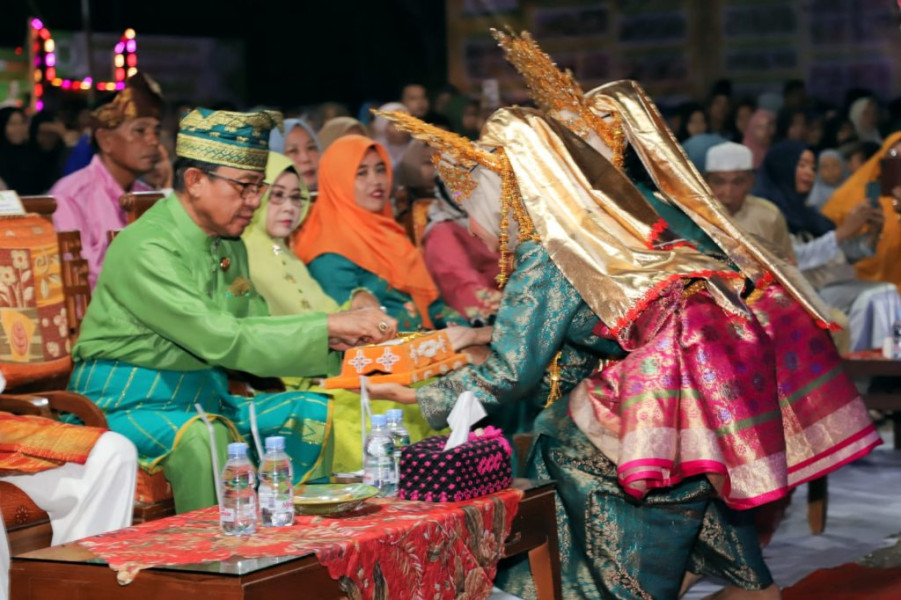 Buka MTQ Ke – 44 Kecamatan Tempuling, Bupati HM. Wardan Berharap Akan Lahir Qori – Qori’ah dan Hafidz – Hafidzah Terbaik.