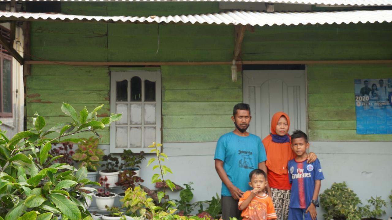 Bangga dan Haru, Anak Seorang Penjaga Sekolah di Siak Riau Lulus Jadi Polisi