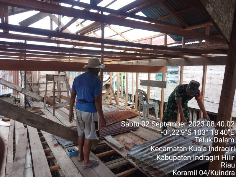 Giat Goro, Babinsa Koramil 04/Kuindra Ajak Masyarakat Untuk Jaga Kebersihan dan Kebersamaan Lingkungan