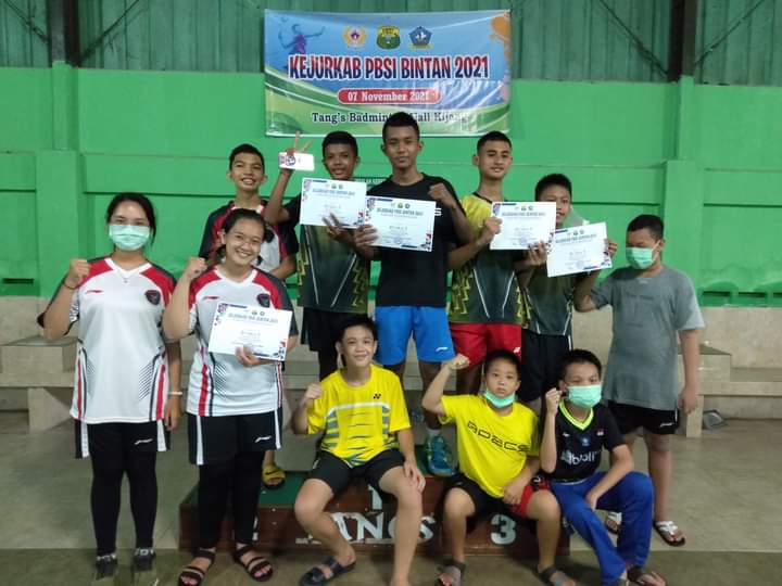 Javas Badminton Club Turunkan 6 Atlit Berkompetisi di Kejuaraan Tingkat Provinsi Kepri 