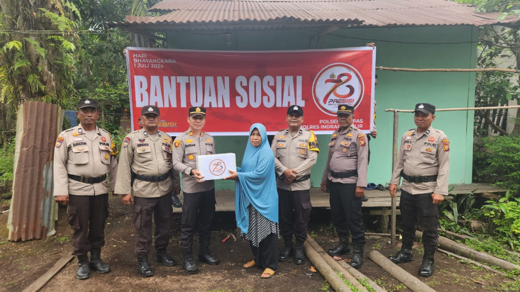 Memperingari Hari Bhayangkara ke-78 tahun 2024, Polsek Kempas Gelar Pemberian Bantuan Sosial kepada Warga