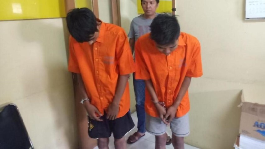 Tepergok Curi Motor di Jagakarsa, Dua Pria Ini Nyebur ke Kali