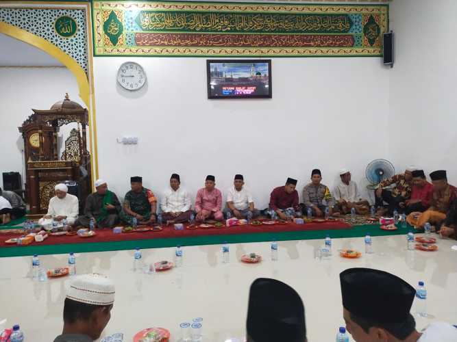 Babinsa Talang Jangkang Memperingati Isra dan Mi'raj di Wilayah Binaan