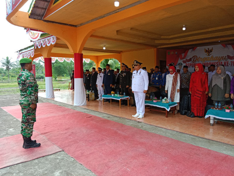 Tumbuhkan Rasa Cinta Tanah Air, Babinsa Koramil 10/Plg Mengikuti Upacara Dalam Rangka HUT RI ke 78