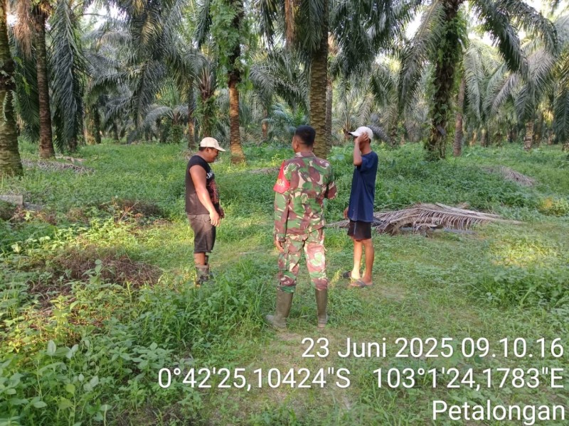 Patroli Karhutla di Wilayah Koramil 09/Kemuning Langkah Konkret Mencegah Bencana Asap