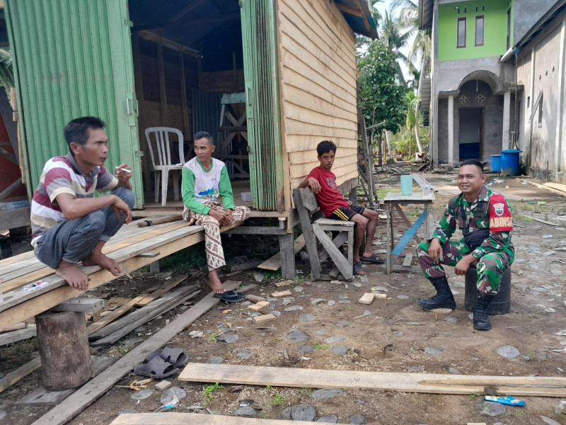 Babinsa Koramil 05/GAS Serda Ricky Laksanakan Giat Komsos Bersama Warga Binaan
