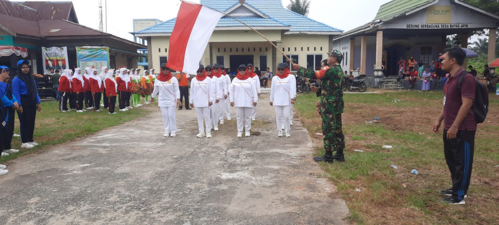 Babinsa 03/Tpl Terjun Langsung Amankan Karnaval Di Desa Binaan