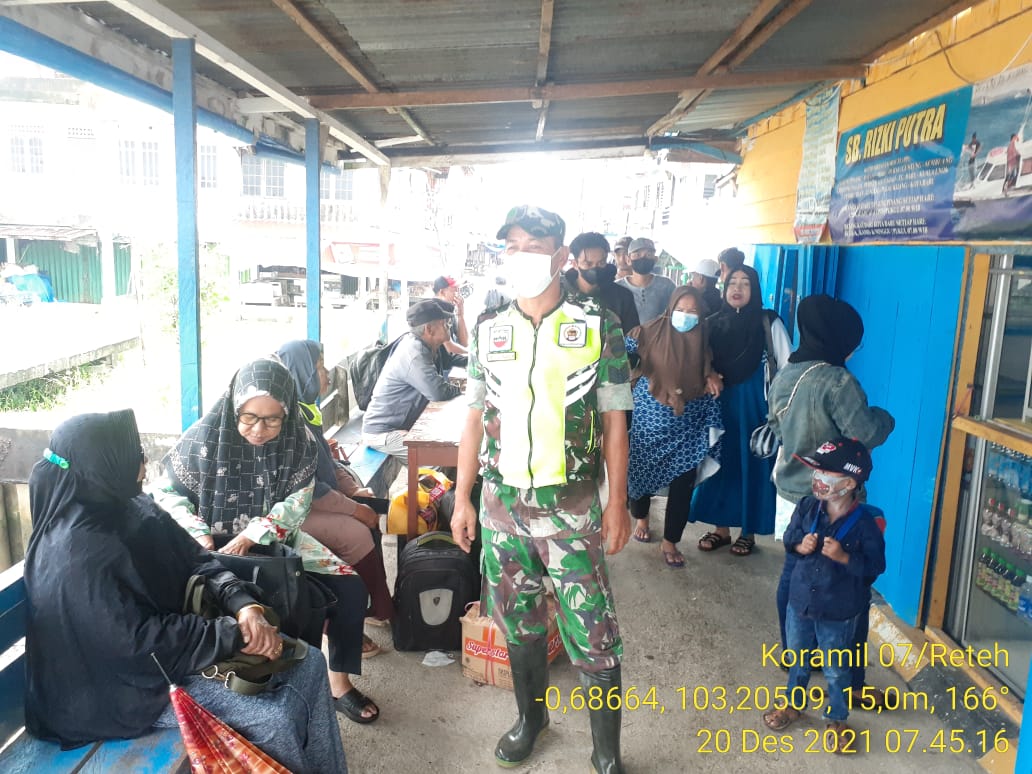 Babinsa 07/Reteh Terus Gencarkan Penegakan Protokol Kesehatan