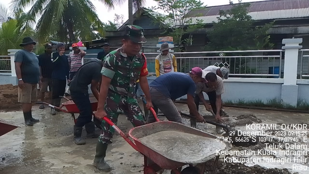 Babinsa Koramil 04/Kuindra Melaksanakan Goro Untuk Kebersihan Lingkungan Baik Perumahan Maupun Tempat Ibadah