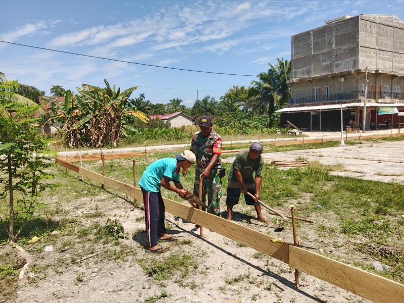 Serka Ridwan dan Warga Desa Sekayan Bersinergi dalam Goro