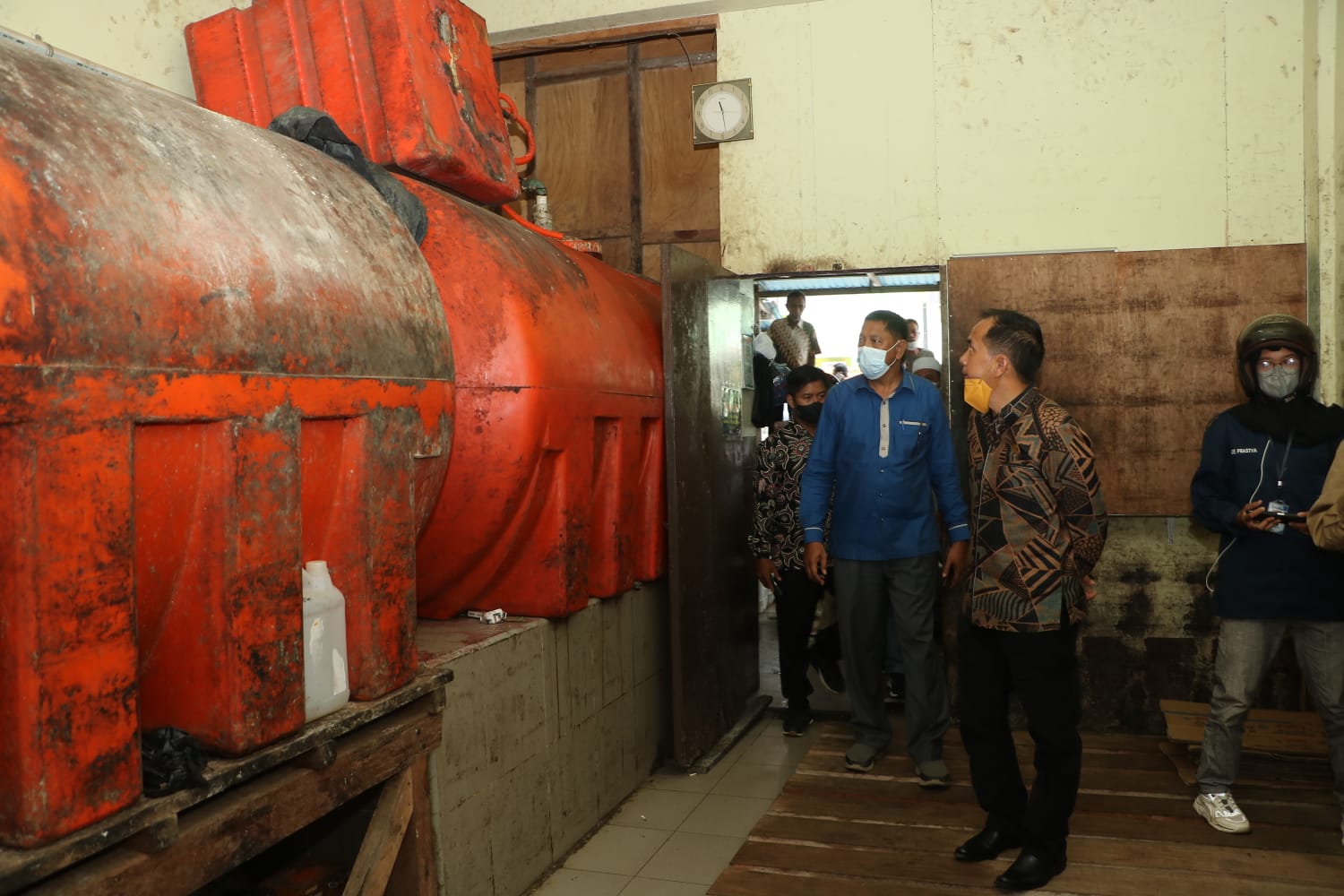 Tanggapi Keluhan Emak-emak, Ketua DPRD Inhil Bersama Disdagtri Sidak ke Gudang Minyak Goreng