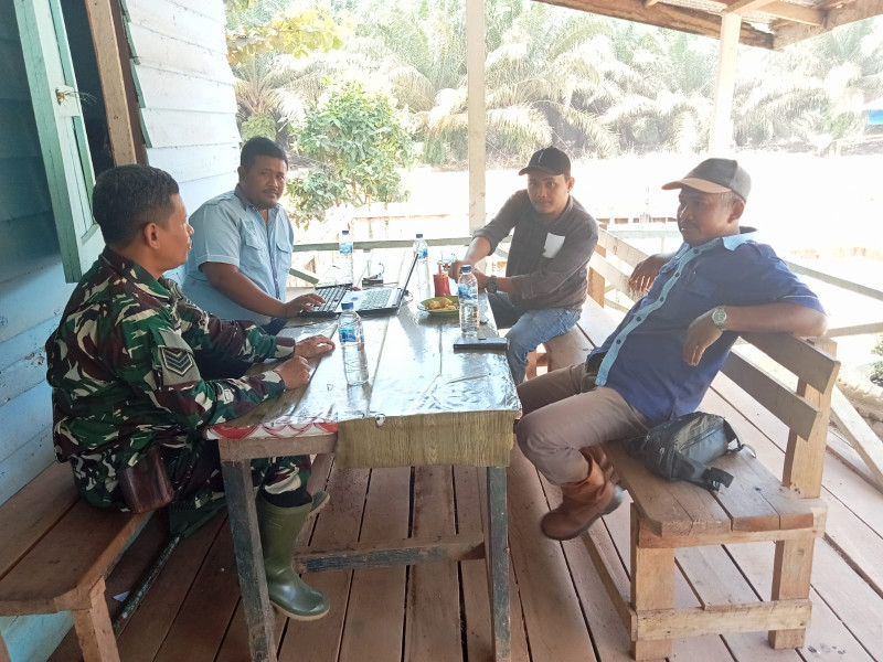 Rutinitas Babinsa 05/Gas Serka Nawawi Laksanakan Komsos Bersama warga Desa Sungai Iliran