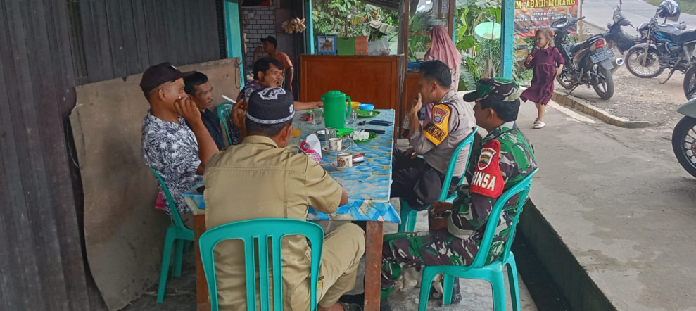 Babinsa Koramil 09/Kmg Jalin Hubungan Baik Melalui Komsos Desa Batu Ampar