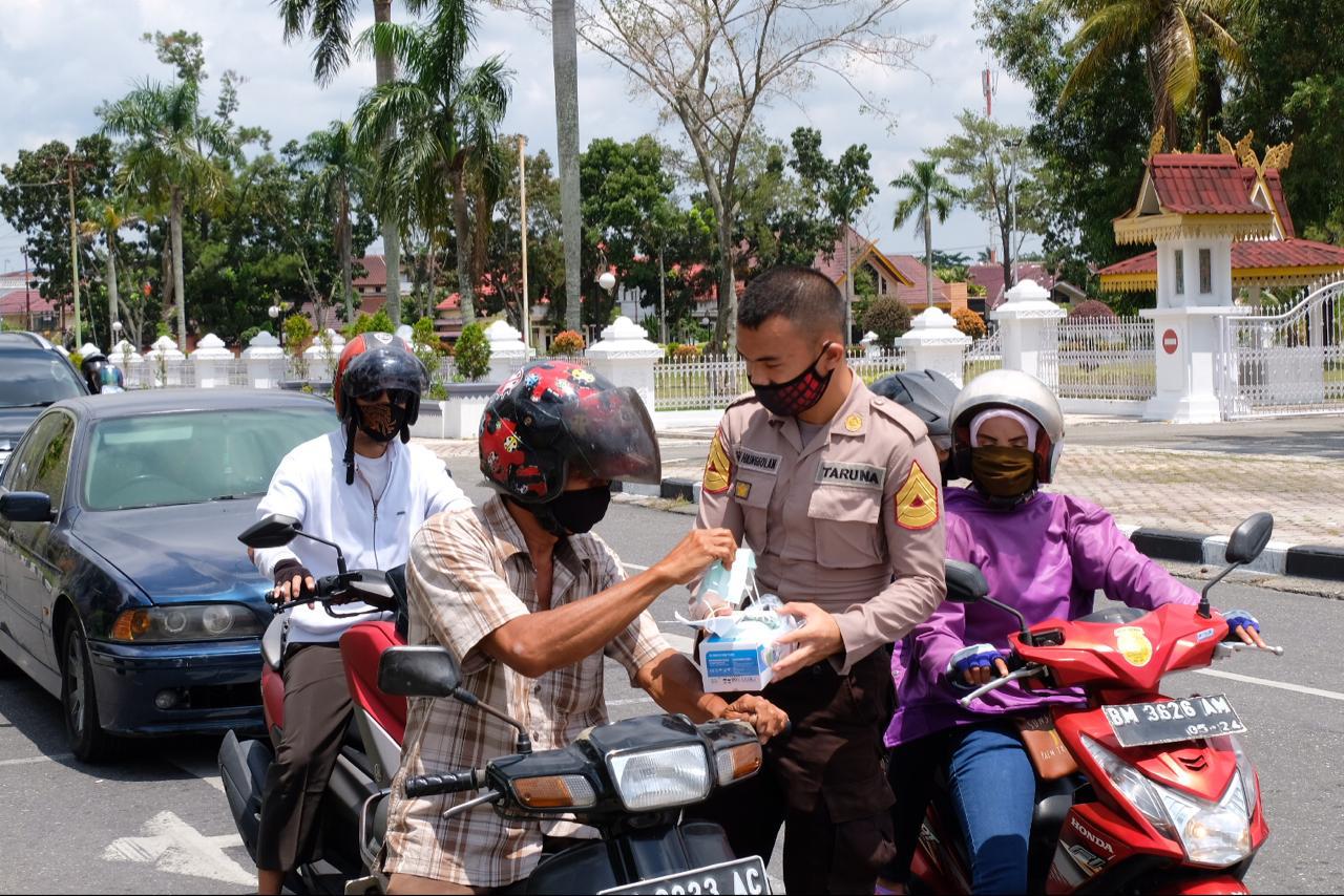 Peringati Hari Sumpah Pemuda, Taruna Akpol Riau Gelar Bhakti Sosial