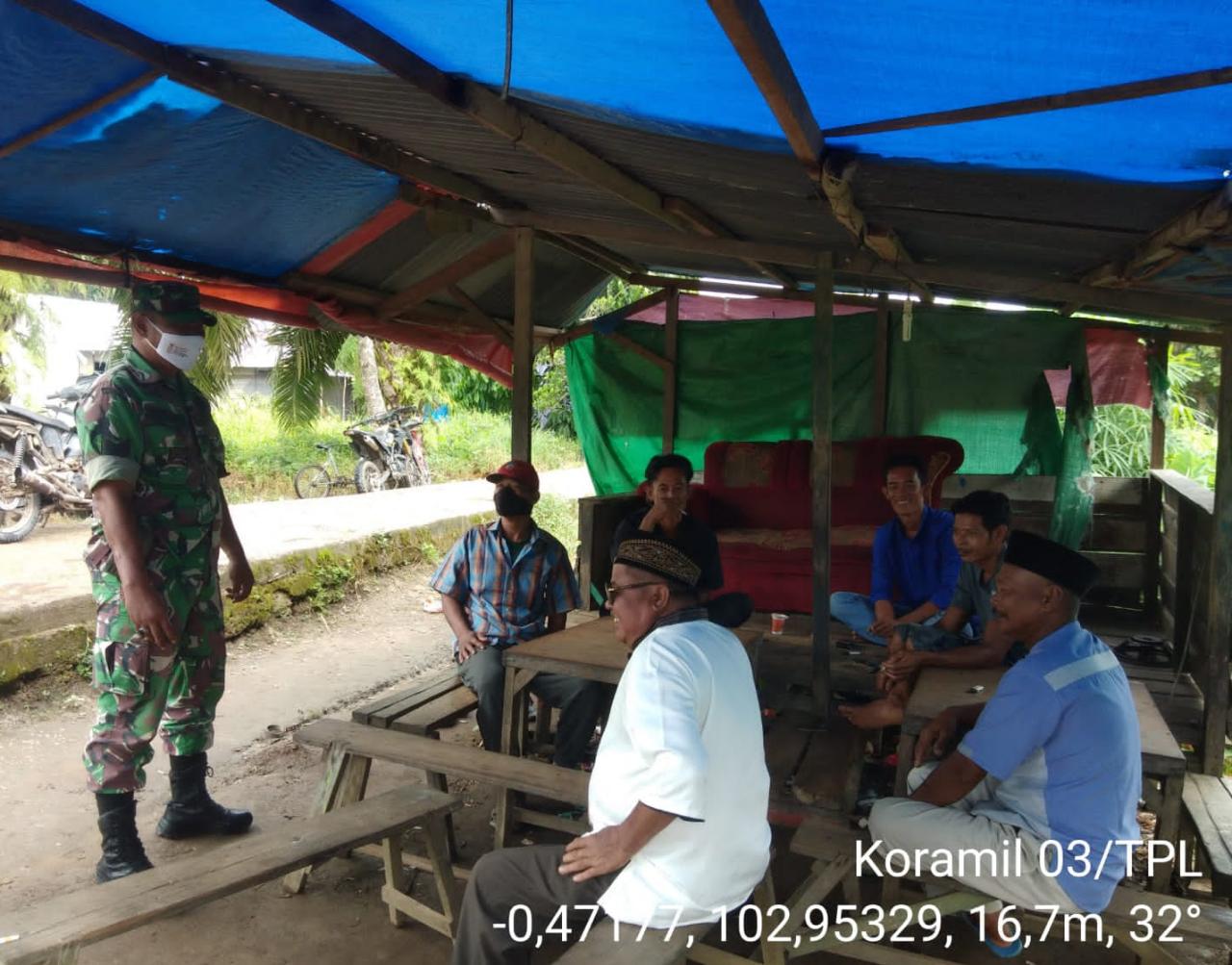 Babinsa Koramil 03/Tempuling Rutin Laksanakan Komsos Dengan Toda dan Tomas