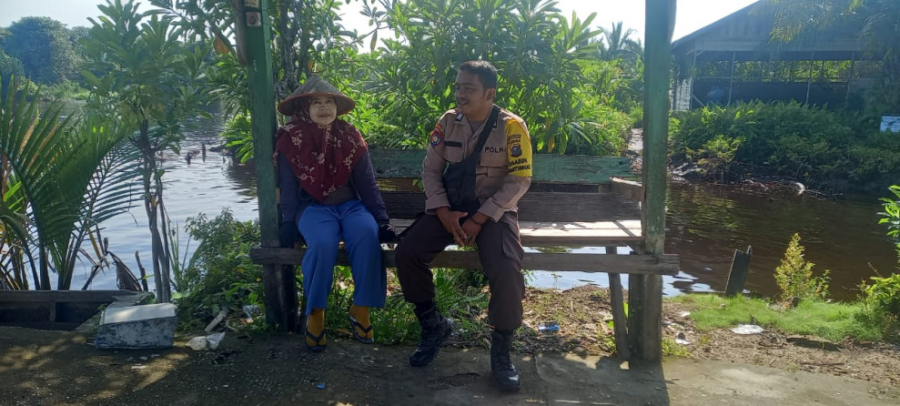 Dengan Sambang, Bhabinkamtibmas Desa Gembira Brigadir Sebi Kurniawan Ajak Masyarakat  Wujudkan Kamtibmas Kondusif