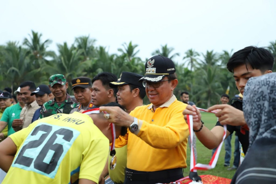 HM. Wardan Tutup Turnamen Sepak Bola Bupati Inhil 2023 Desa Sungai Undan