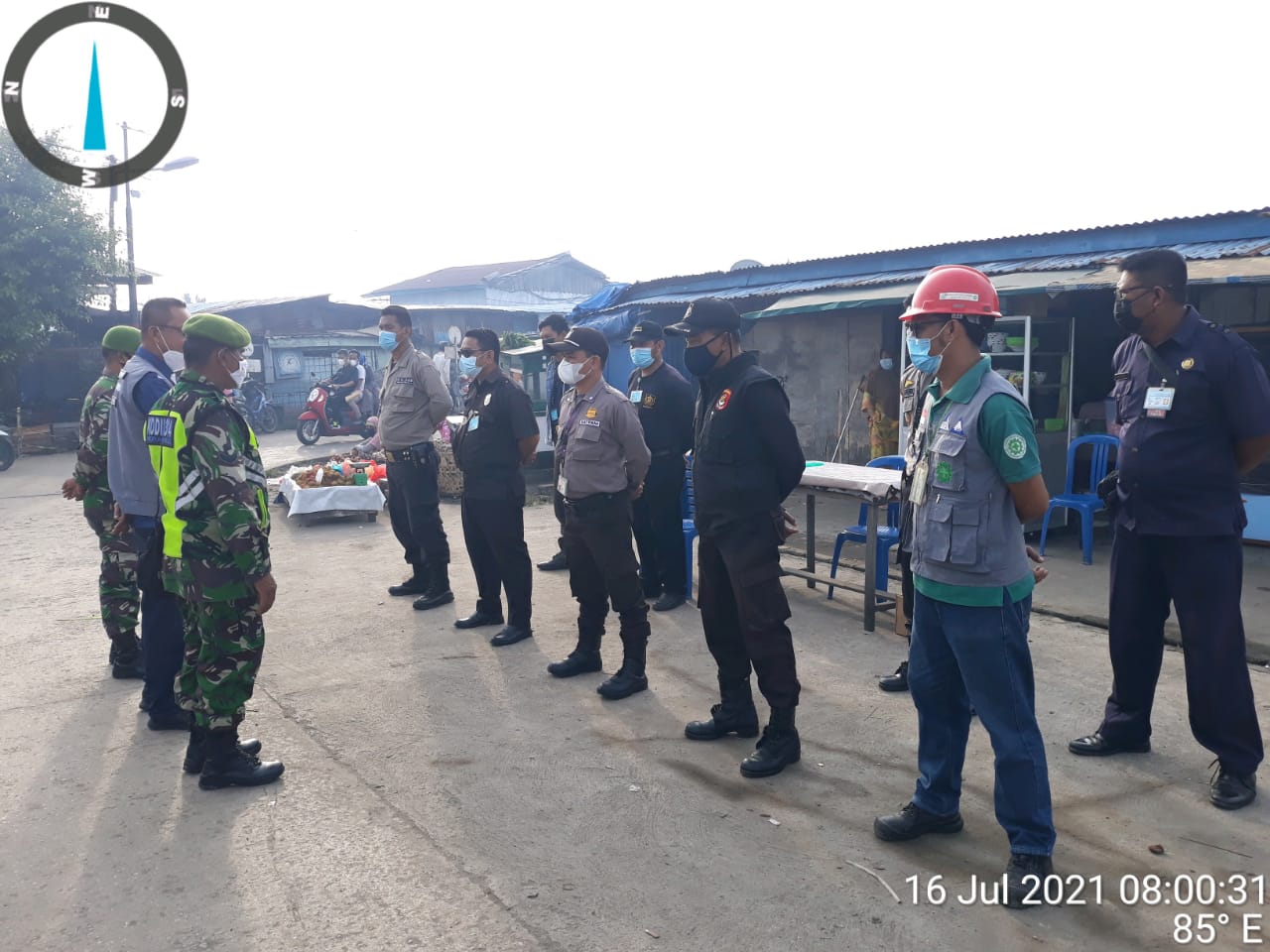 Babinsa Bersama Satgas Covid-19 Himbau Warga Patuhi Protkes di Desa Air Tawar