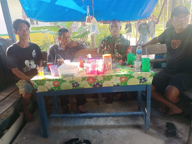 Babinsa Serda Margono Tingkatkan Kebersamaan dan Kekompakan Bersama Masyarakat