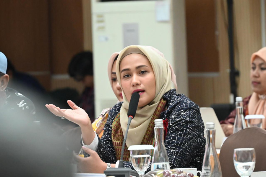 Dr Karmila Sari Soroti Masalah PDSS SMKN 3 Pekanbaru: Jangan Sampai Ada Siswa yang Dirugikan Dr Karmila Sari Soroti Masalah PDSS SMKN 3 Pekanbaru: Jangan Sampai Ada Siswa yang Dirugikan