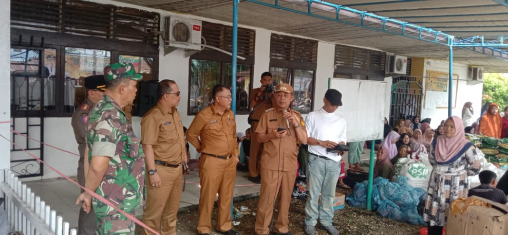 Wakili Danramil 03/Tpl, Babinsa Serka Faisal Hadiri Pelaksanaan Operasi Pasar Murah Tahun 2024 di Kecamatan Tempuling