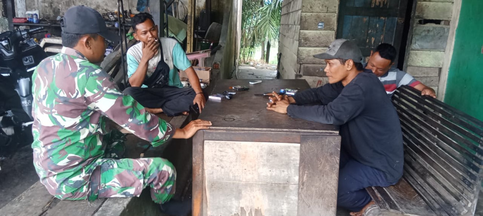 Melalui Komsos, Babinsa Koramil 09/Kmg Jaga Hubungan Baik dan Kebersamaan