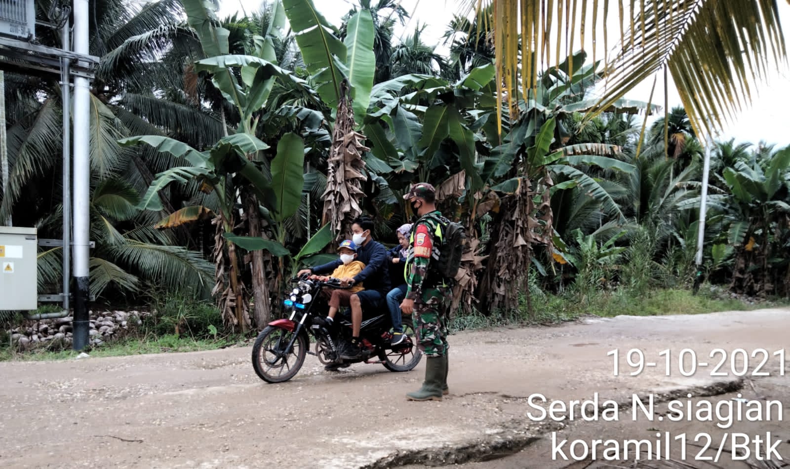 Babinsa Serda Nasir S Laksanakan Sosialisasi Protokes kepada Masyarakat