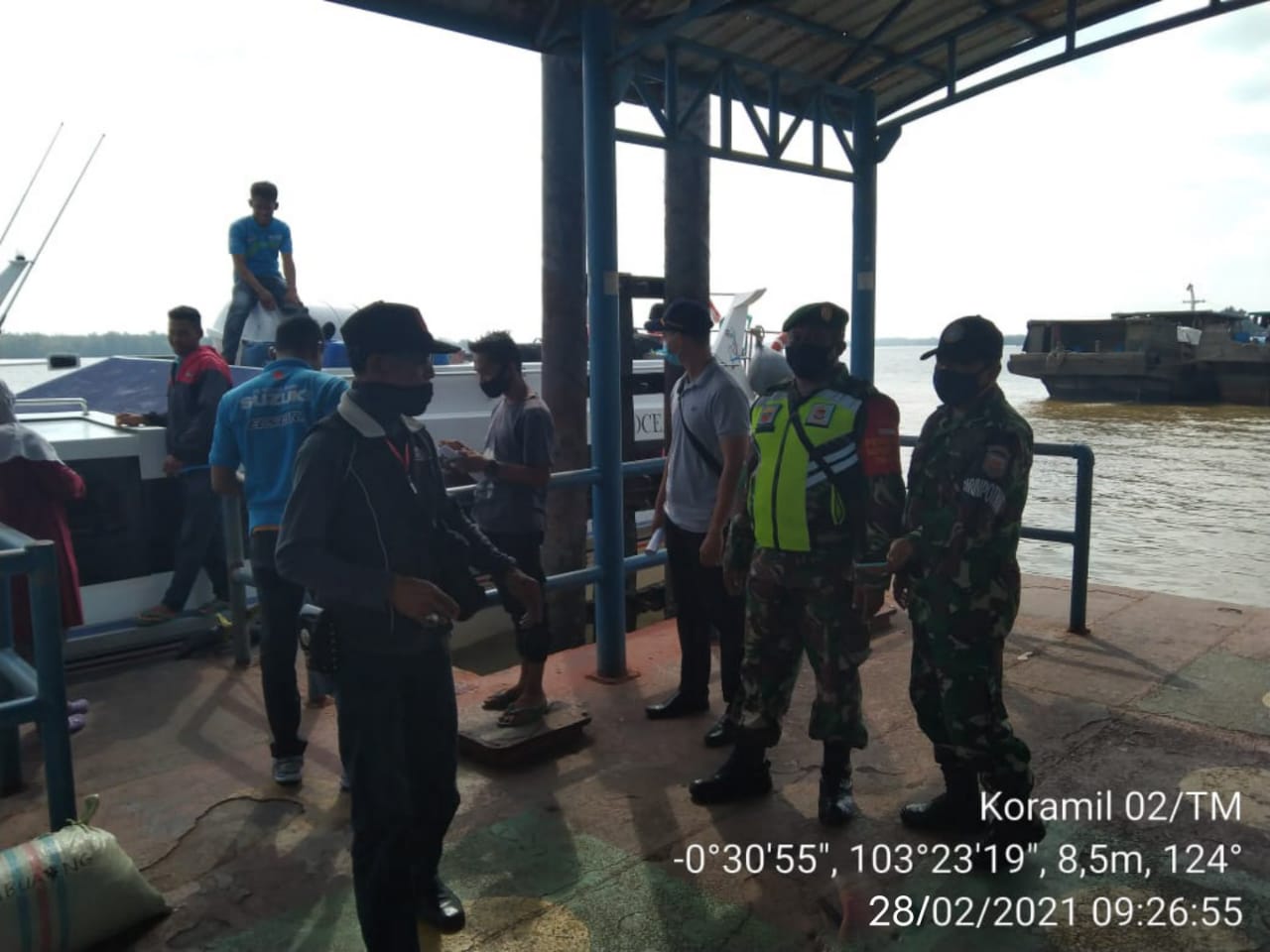 Corona Belum Berkahir, Koramil 02/Tanah Merah Terus Lakukan Penegakan Protkes