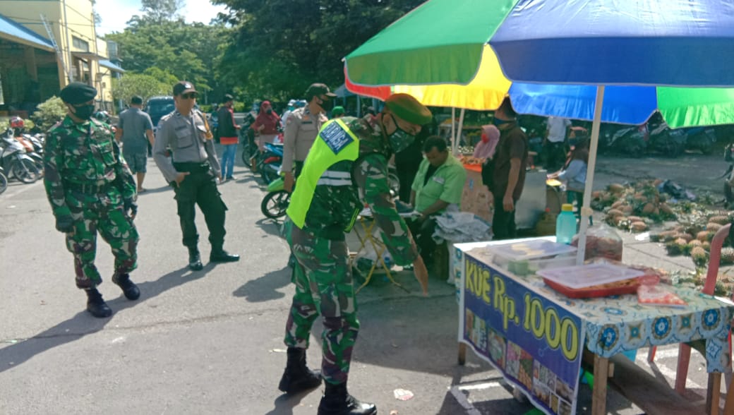 Gabungan TNI/Polri dan Satpol PP Terus Beri Imbauan Dalam Rangka Penegakan Disiplin Pencegahan Covid Gabungan TNI/Polri dan Satpol PP Terus Beri Imbauan Dalam Rangka Penegakan Disiplin Pencegahan Covid