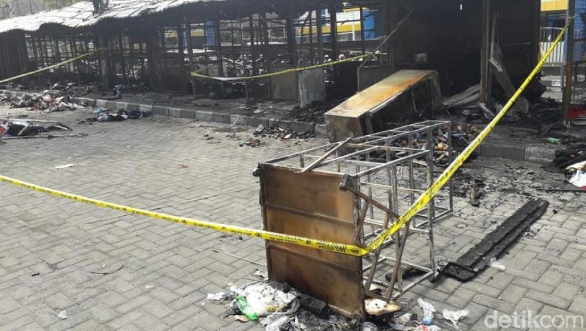 35 Kios Dekat Titik Nol Yogya yang Terbakar Dipasangi Garis Polisi