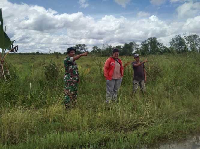 Babinsa Koramil 04/Kuindra Rutin Lakukan Himbauan Agar Tidak Membuka Lahan Sembarangan