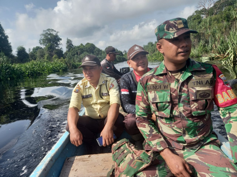 Babinsa 05/Gas Pratu Sandi Wahyudi Gencar Laksanakan Patroli Hutan dan Lahan di Desa Binaan