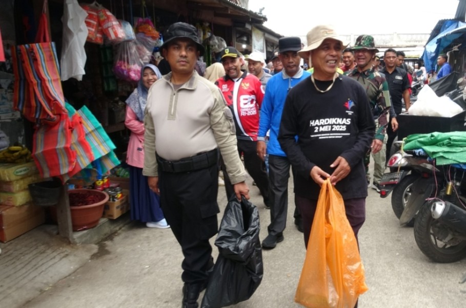 Kabupaten Inhil Gotong Royong Bersama Dukung Gerakan Indonesia Asri