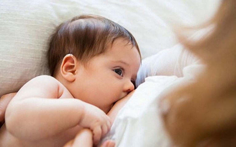 Menyusui Bisa Menyakiti Bayi jika Lakukan 5 Kebiasan Buruk Ini