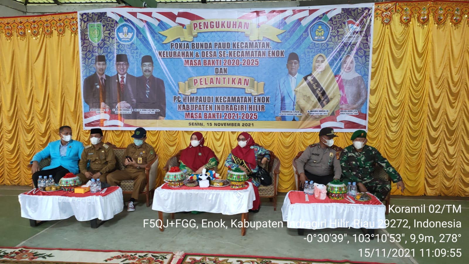 Babinsa Koramil 02/Tanah Merah Dampingi Kunjungan Bunda Paud Inhil di Enok