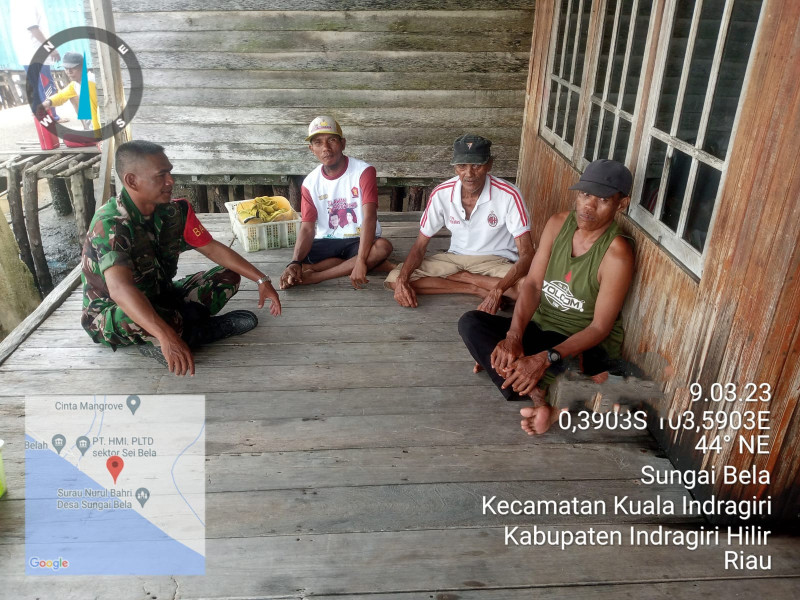 Babinsa Koramil 04/Kuindra Rutin Gelar Komsos: Jaga Persatuan dan Kesatuan