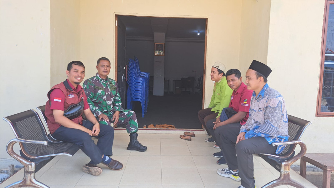 Bhabinsa Serma Sasmito Laksanakan Komsos Dalam Membina Komunikasi Sosial Bersama Masyarakat