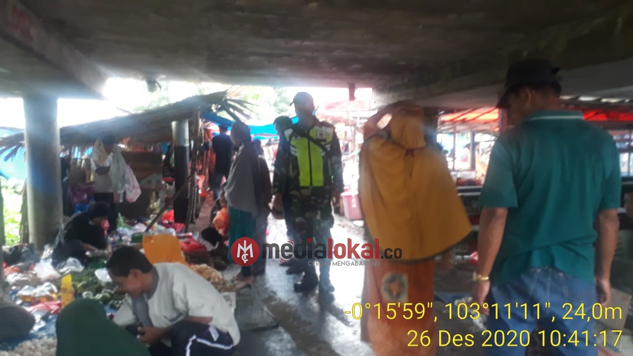 Serda Januar Pantau Aktifitas Protkes Warga di Pasar Mingguan Sungai Luar