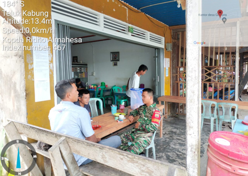 Babinsa Koramil 05/Gas Kopda Ridho Komsos Wujud Kedekatan Babinsa dengan Warga