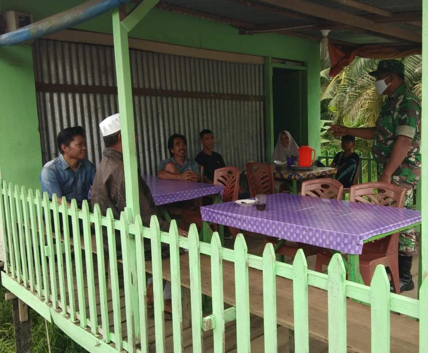 Ciptakan Kedekatan dan Pererat Silahturrahmi, Babinsa 03/Tempuling Gencarkan Komsos 