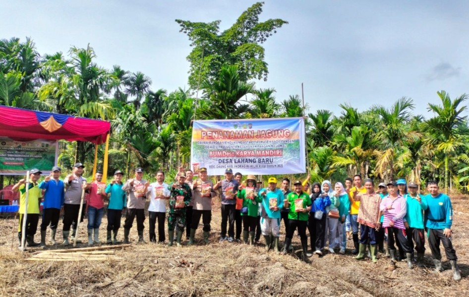 Penanaman Jagung Serentak Kuartal IV: Upaya Meningkatkan Kesejahteraan Masyarakat di Kecamatan Gaung