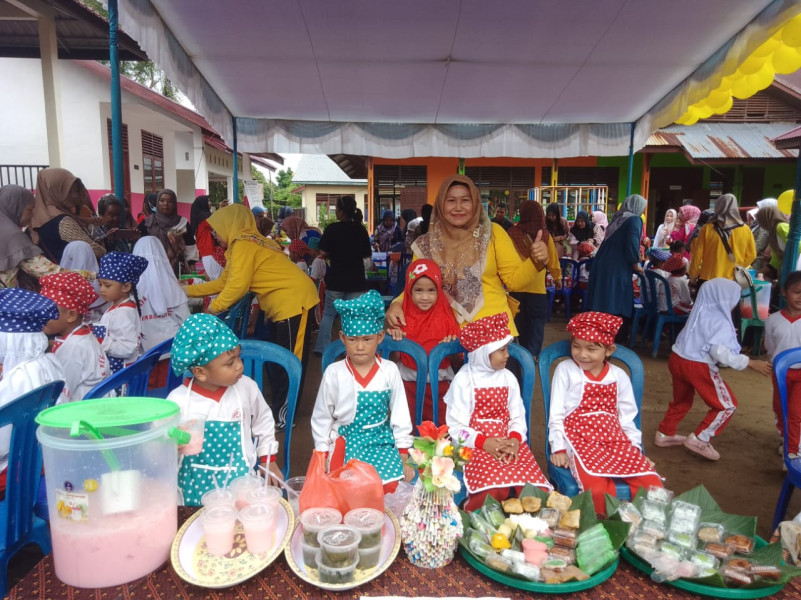 Latih Jiwa Wira Usaha, TK Negeri Pembina Tembilahan Adakan Market Day
