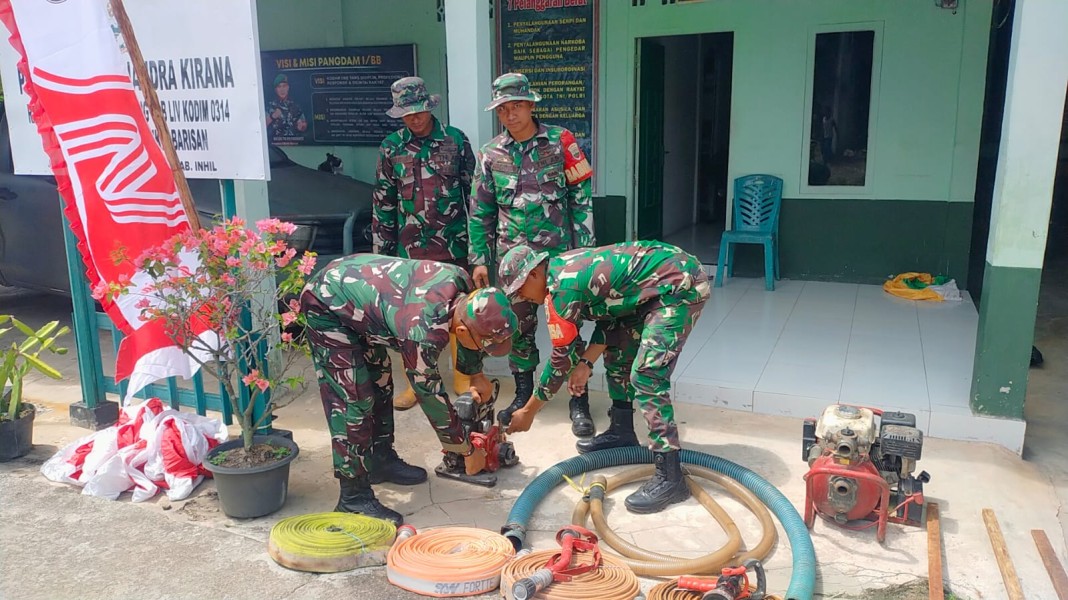 Koramil 03/Tempuling Siap Menghadapi Karhutla, Pengecekan Alat Pemadam Dilakukan untuk Menjamin Kesiapan