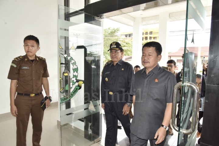 Bupati HM Wardan dampingi Kejati Riau Tinjau Kantor Kejaksaan