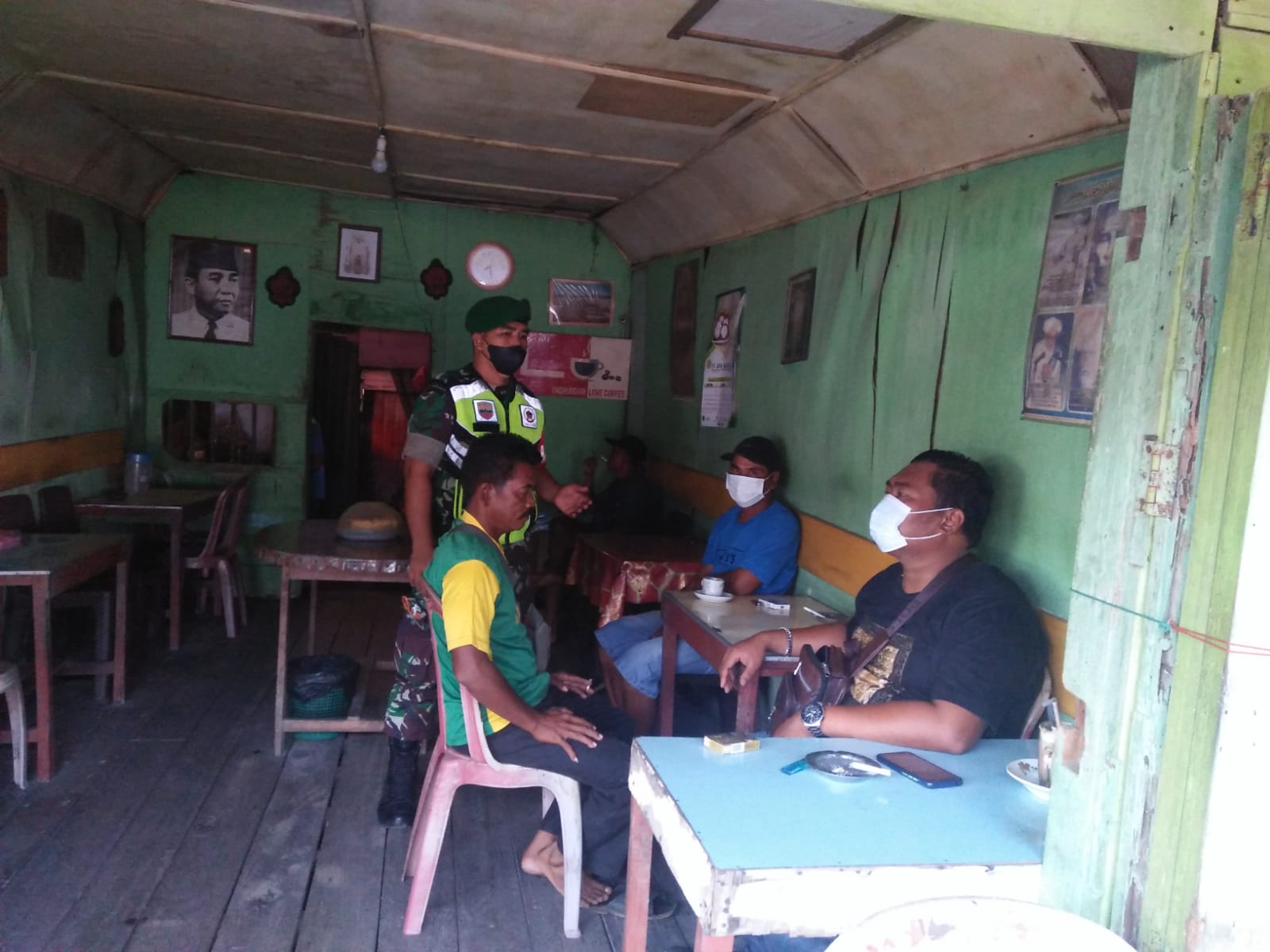 Cegah Covid-19, Koramil 04/Kuindra Tegakkan Disiplin Protokol Kesehatan