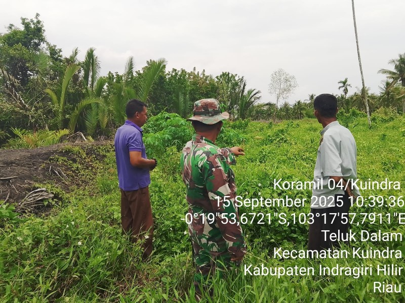 Babinsa Koramil 04/Kuindra Laksanakan Patroli Tapal Batas di Wilayah Binaan
