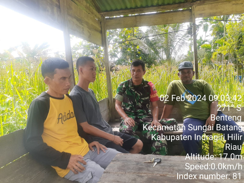 Koramil 07/Reteh Jalin Hubungan Baik Antar Sesama di Kelurahan Benteng